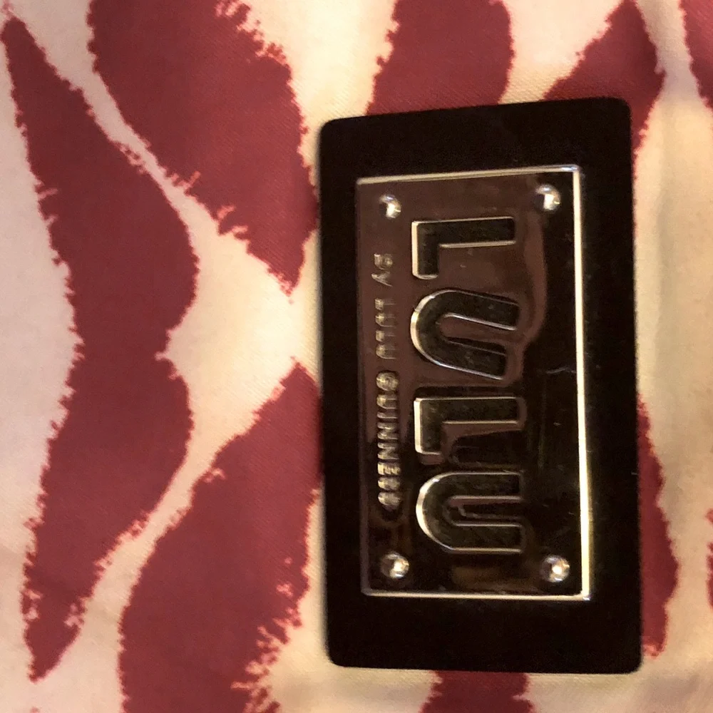 👄Lip Print Purse👄 - Picture 3 of 4
